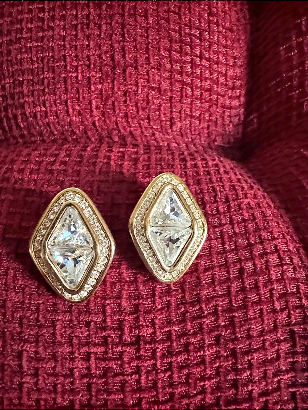 Geometric Crystal Clip-On Earrings in Gold Swarovski (sal) vintage 1980-1990